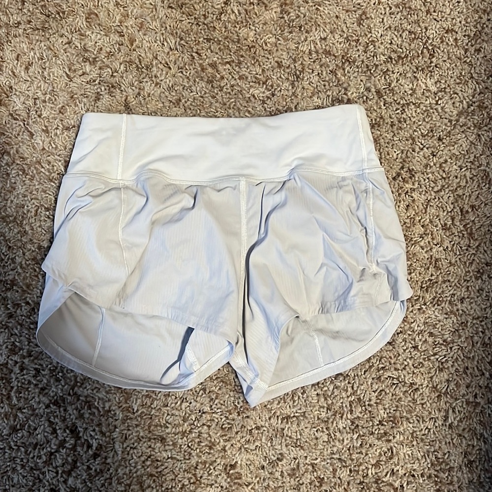 White Lululemon Speed Up Shorts 2.5 inch Size 4